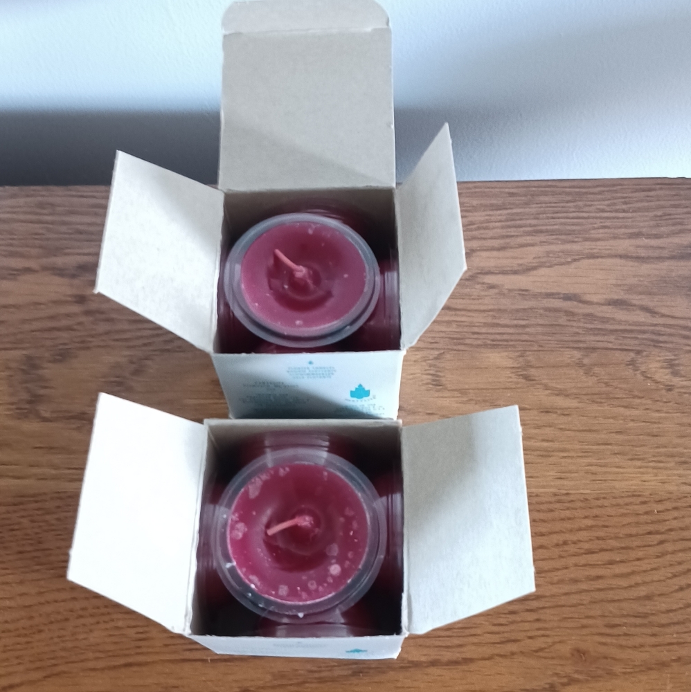 12 Vintage PartyLite Cranberry Scented Floating Candles - 2 Boxes of 6 - Picture 2 of 5